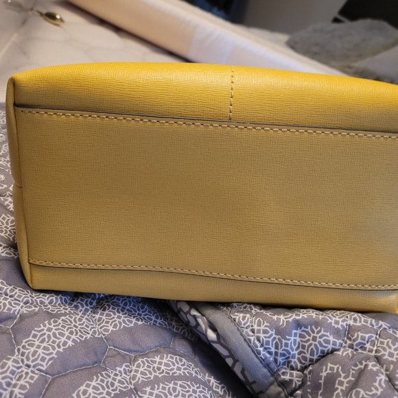 Dooney & Bourke Saffiano Alyssa Large Crossbody Shoulder Bag --Dandelion - Picture 4 of 16